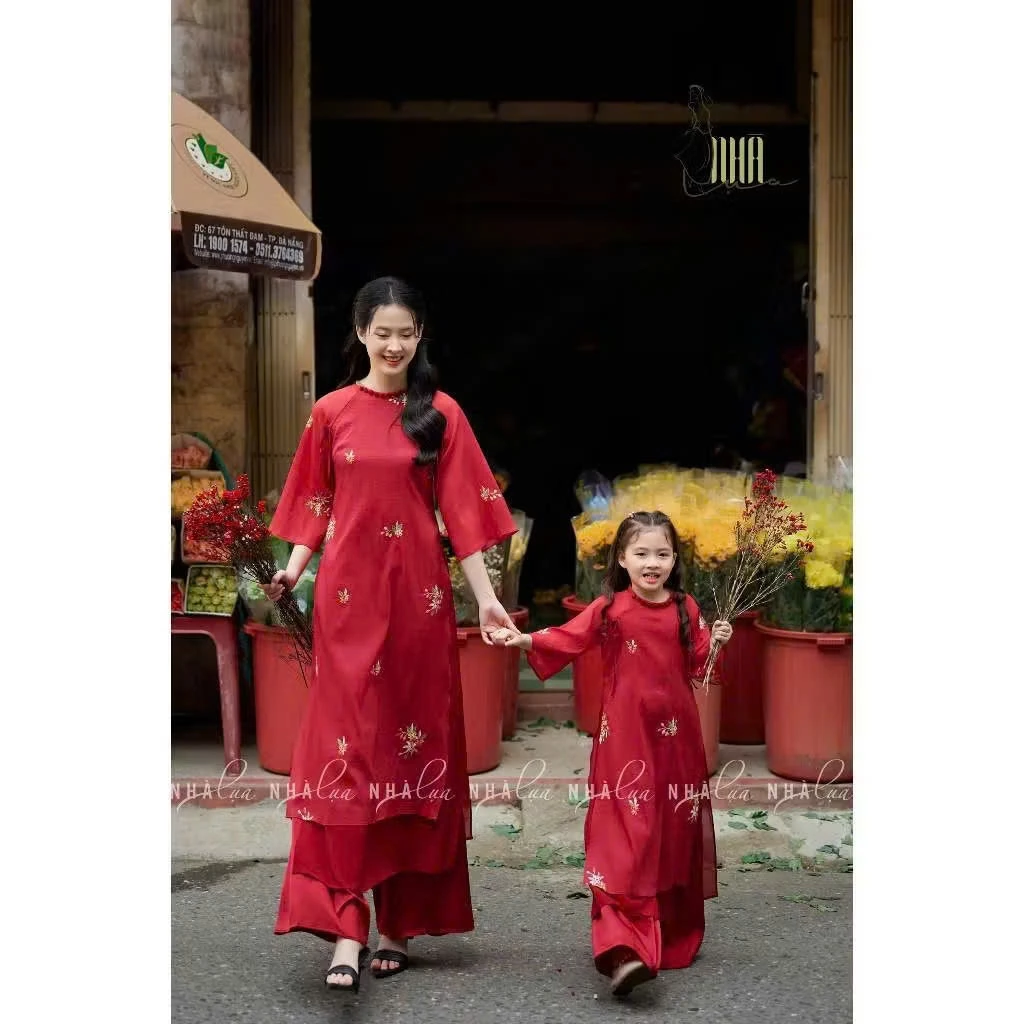 Áo Dài Cách tân Tết màu đỏ cho mẹ và bé 2 nơ cách điệu vải tơ cao cấp - Áo Dài Hoàng Mai