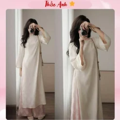 [Sẵn hàng][ Áo Dài Tết 2026] Áo Dài Cách Tân Quyên Cát Gấm Thọ Dơi Form Suông Tay Dài Cách Điệu Đính Charm ADTA107